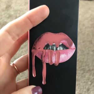 Sweater weather Kylie cosmetic lip kit
